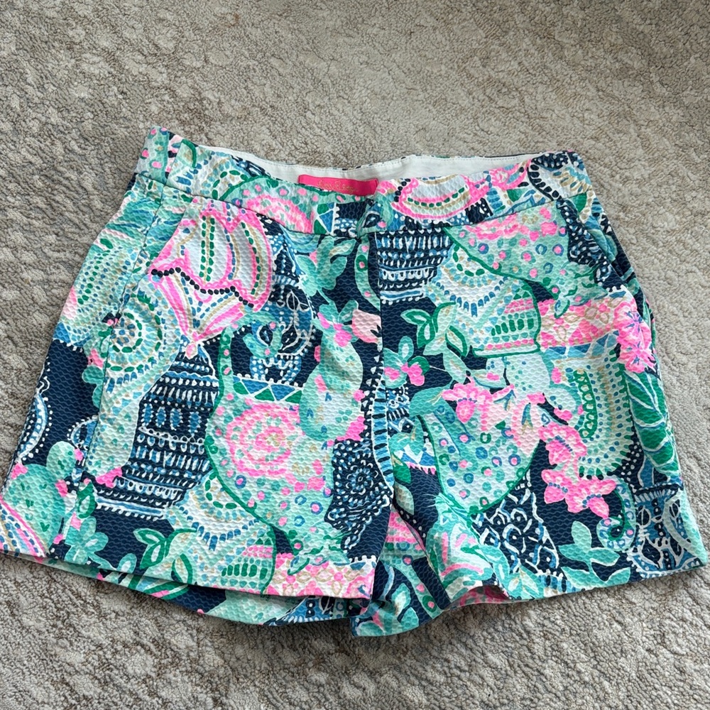 Lilly Pulitzer Vibrant Patterned Women's Shorts